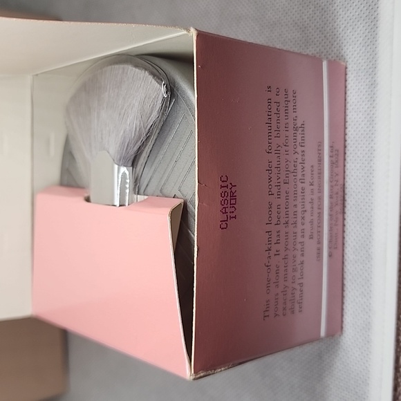 CHARLES of the RITZ CUSTOM BLENDED POWDER ( NIB) 1.5 0z - Picture 5 of 5